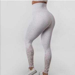 BuffBunny Rose Leggings